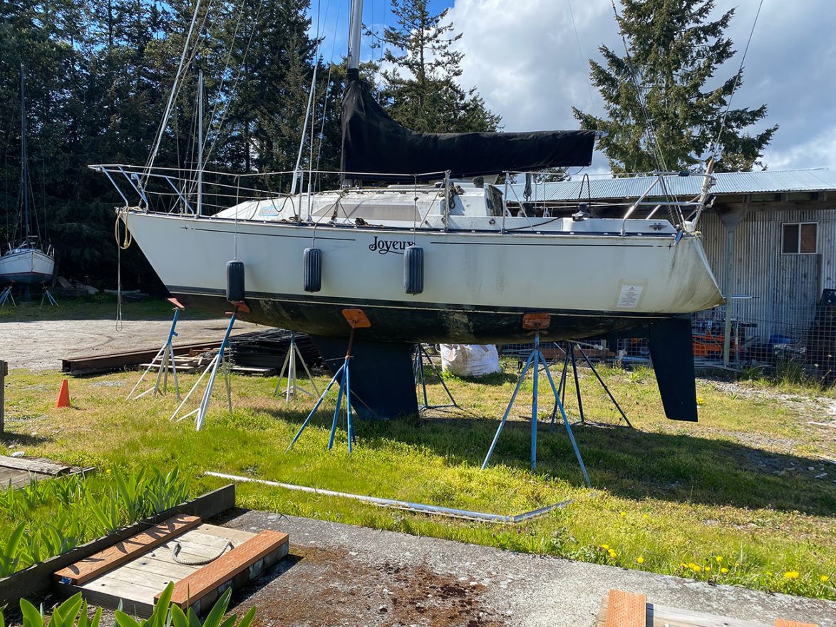 29' C&C Sailboat Port